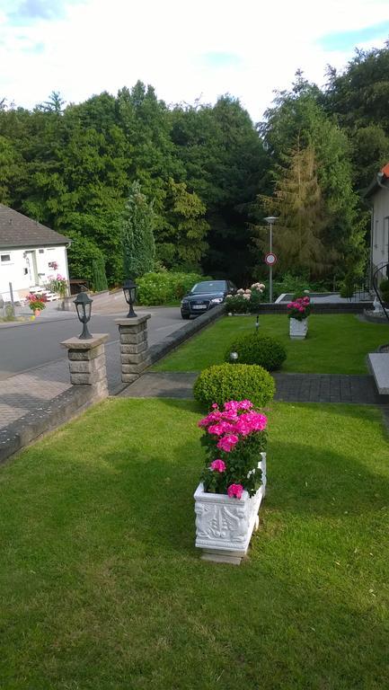 Ferienwohnung Dernbecher Sarrebruck Exterior foto